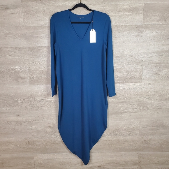 Universal Standard Dresses & Skirts - Universal Standard Long Sleeve V-neck Geneva Dress
